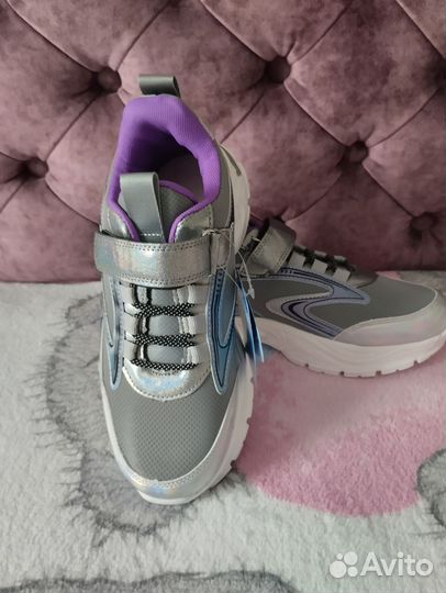 Кроссовки р.36