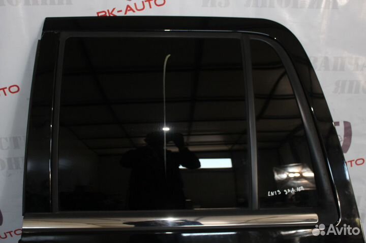 Дверь задняя левая на Lincoln Navigator 2