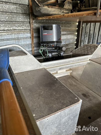 Лодка алюминиевая тримаран 390