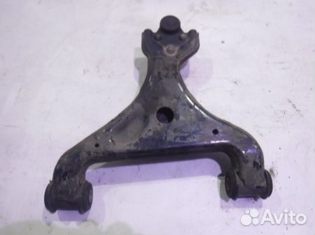 Рычаг передний левый нижний