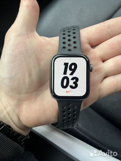 Часы Apple watch SE 44 mm Nike