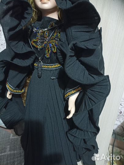 Кукла фарфоровая большая 