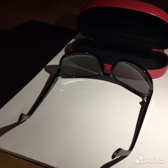 Moschino очки солнцезащитные