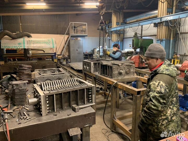 Шредер промышленный для пластика, резины, дерева