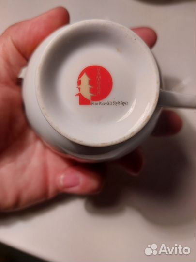 Чайные чашки и блюдца