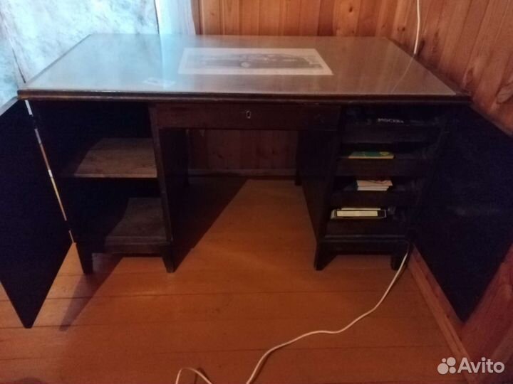 Письменный стол