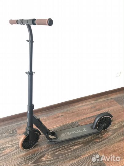 Самокат Shulz 200 PRO чёрный