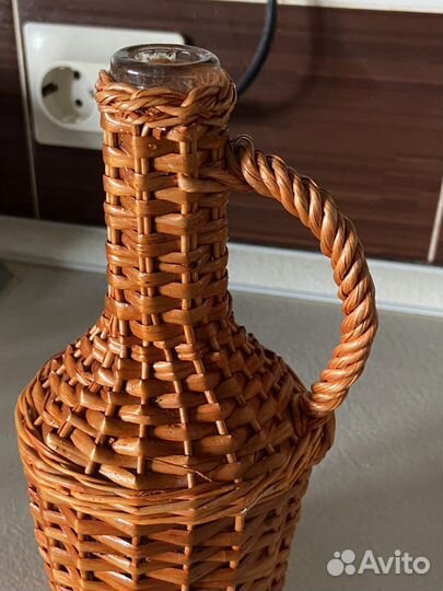 Бутылка плетёная
