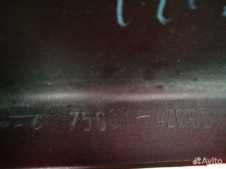 Молдинг на крыло передний правый Toyota Rav4