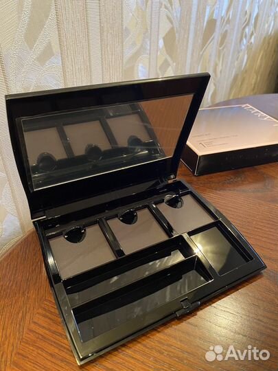 Компактный футляр для косметики 