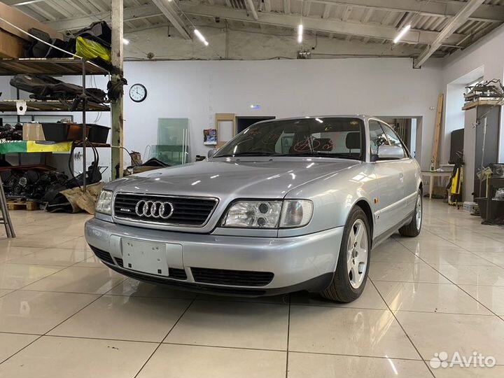 Петля капота Audi A6 C4 AAH 1995