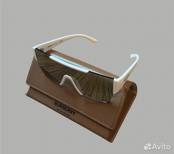 Солнцезащитные очки burberry