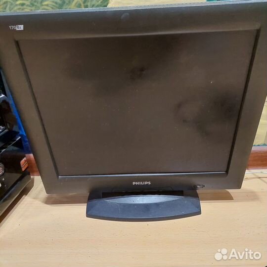 Монитор для компьютера philips