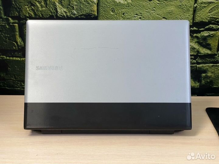 Ноутбук Samsung NP