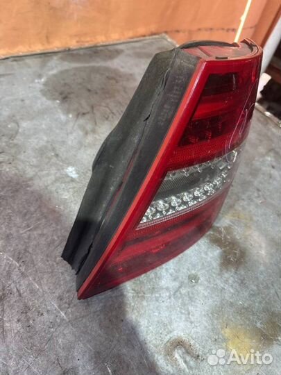 Фонари задние правые Mercedes-Benz C-Class W204