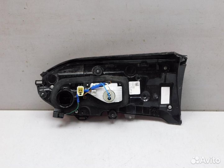 Фонарь задний внутренний левый Toyota RAV4