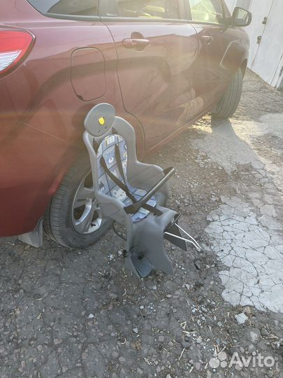 Детское кресло для велосипеда с креплением