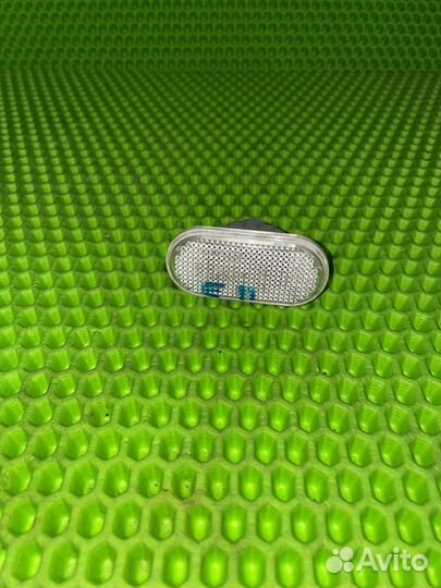 Повторитель поворота Nissan Tiida C11