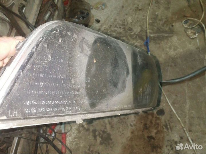 Стекло передней левой фары бмв е39 BMW e39