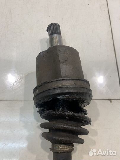 Полуось (привод) (передний, левый)