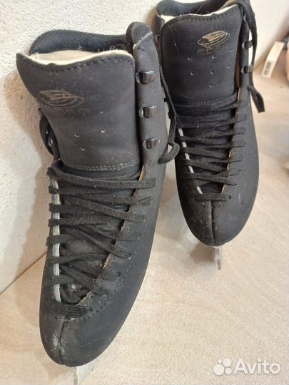 Фигурные коньки edea chorus 245