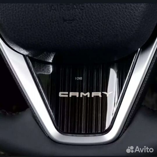 Декоративная наклейка на руль Камри 70