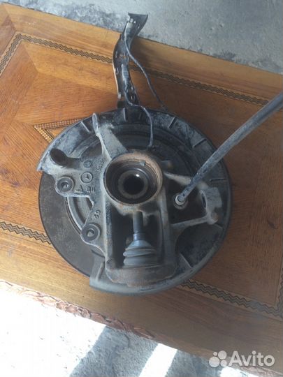 Поворотный кулак задний Mercedes w 164