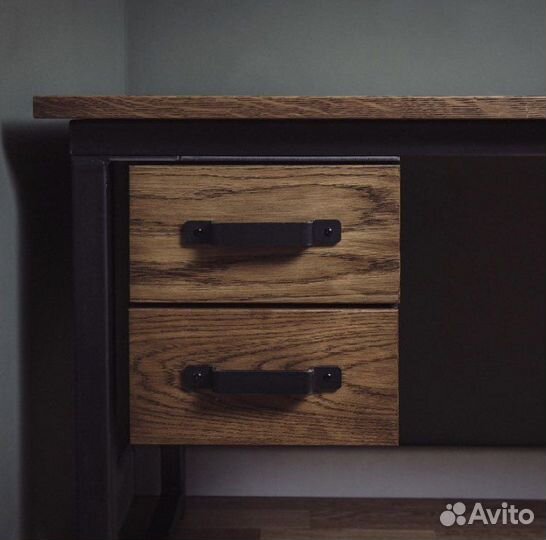 Стол письменный с ящиками