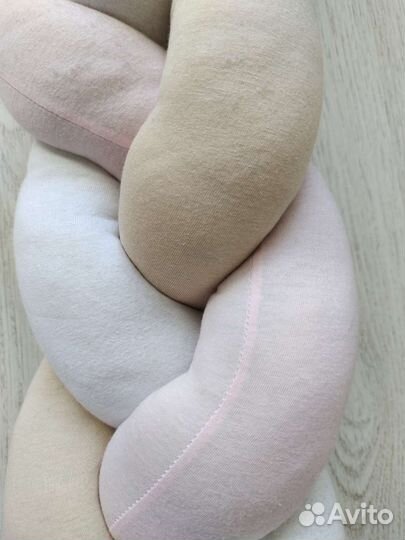 Бортики в кроватку коса