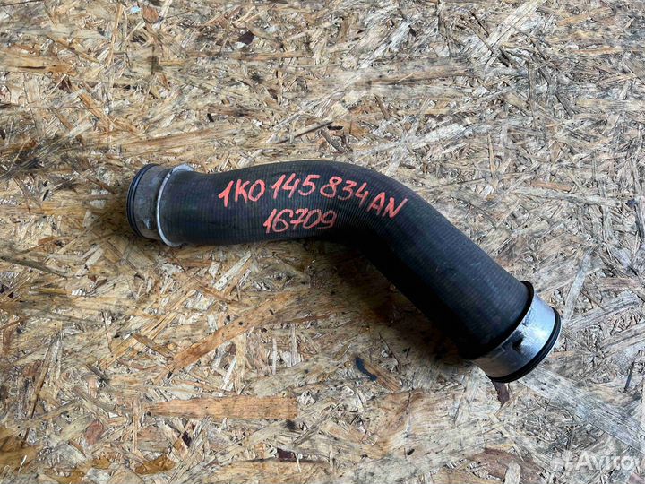 Патрубок интеркулера Volkswagen passat 7 (3AA 2010