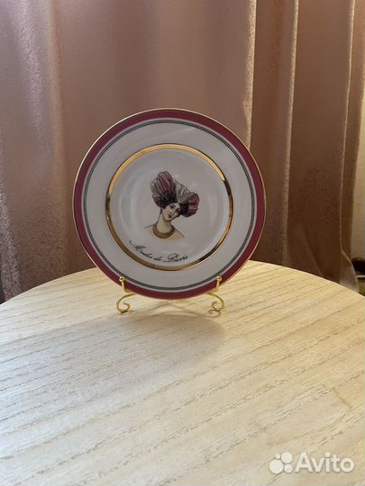 Фарфоровая коллекционная декоративная тарелка