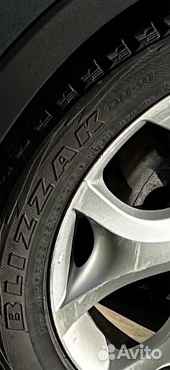 Bridgestone Blizzak DM-V1 235/55 R19
