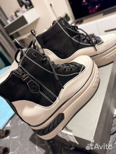 Ботинки для девочки 24