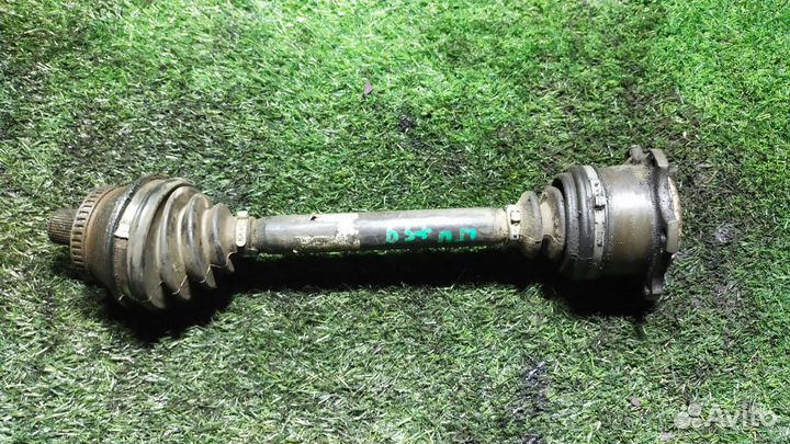 Полуось передняя левая Volkswagen Passat B5