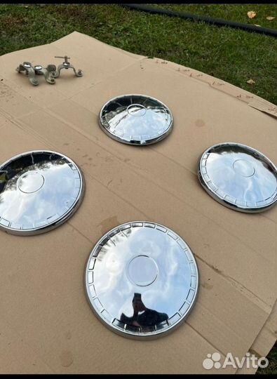 Продам комплект колпаков