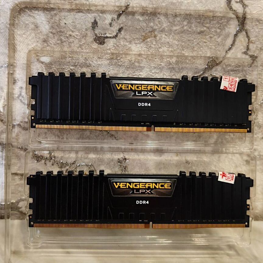 оперативная память ddr4 8gb corsair vengeance lpx - Оперативная