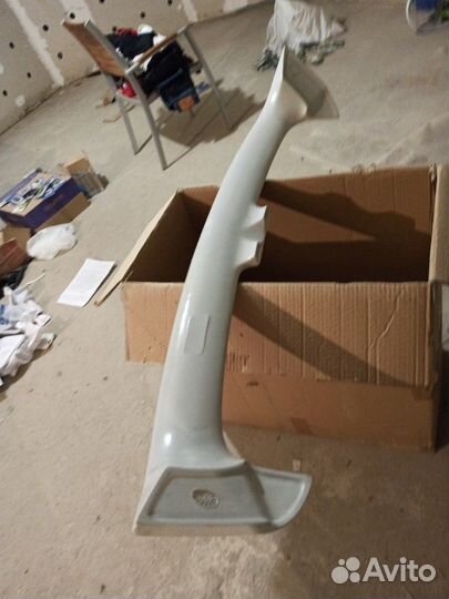 Спойлер Toyota Corolla хэтчбек