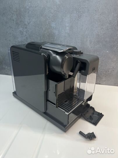 Капсульная кофемашина DeLonghi Nespresso EN560.B