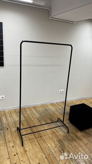 Рейл для одежды