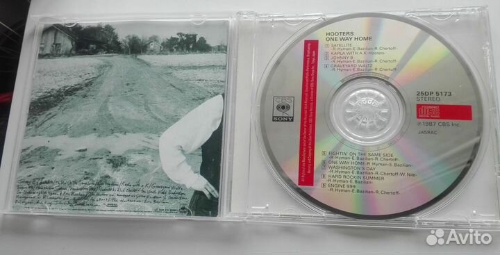 Hooters - One Way Home (1987) CBS/Sony 25DP 517