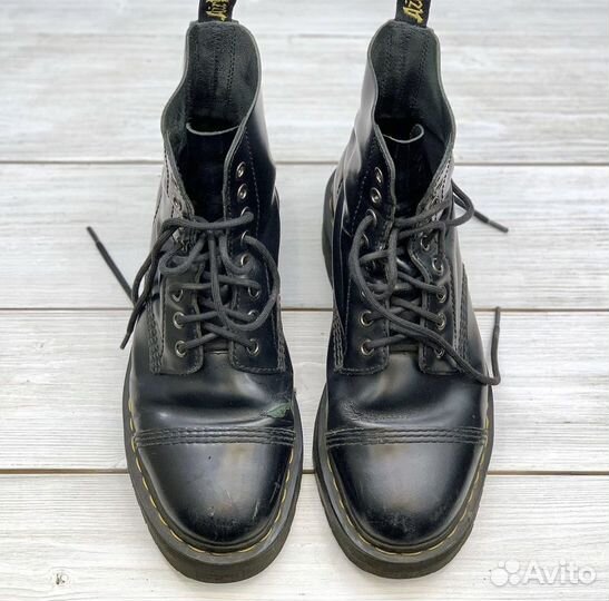Ремонт ботинок DR.Martens