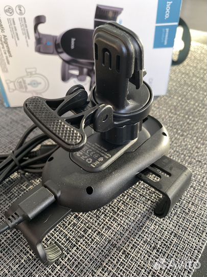 Держатель для телефона с беспроводной зарядкой