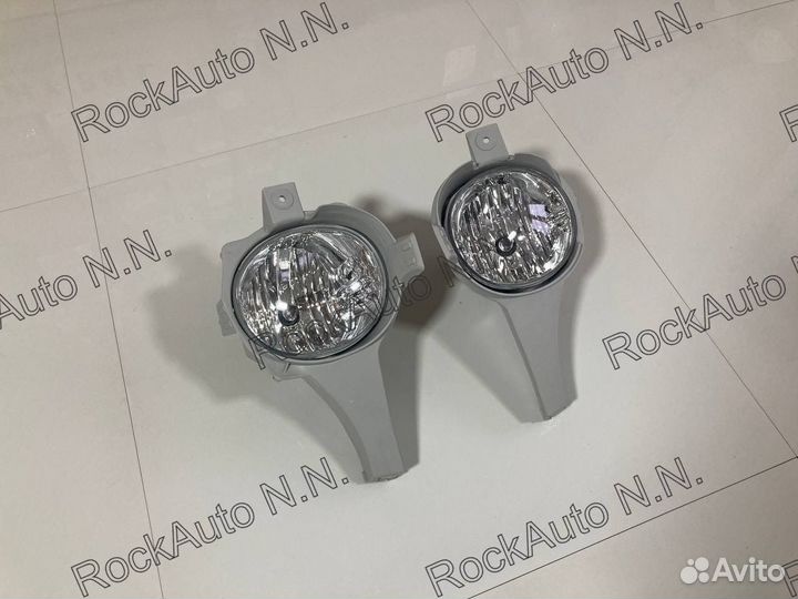 Фара противотуманная (1шт) Toyota Hilux VII