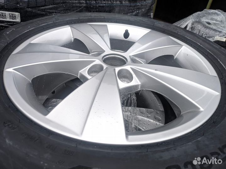 Колеса новые для Шкода Октавия R16,оригинал, лето