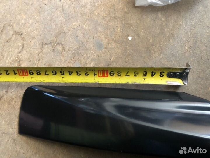 Крышка рейлинга передняя правая Toyota Rav4 ACA31