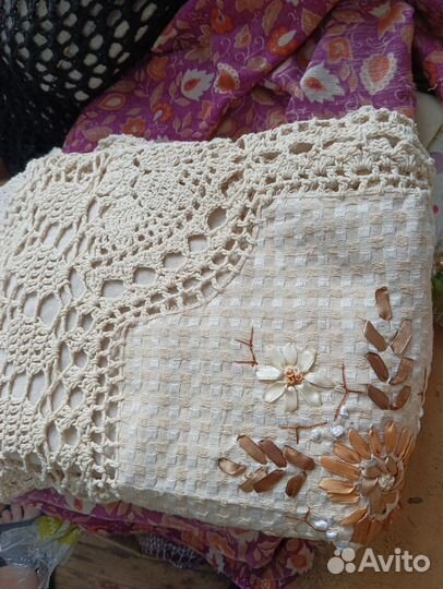 Скатерть льняная с вышивкой