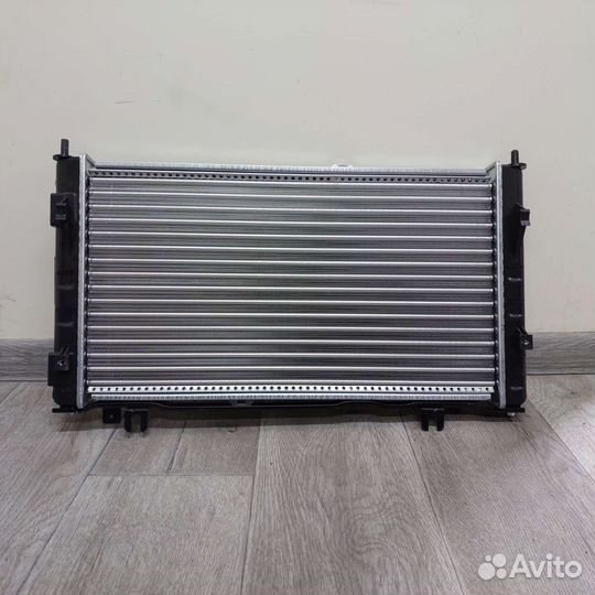 Радиатор охлаждения автомат LADA Granta