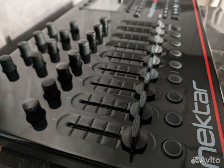 Контроллер Nektar Panorama P1