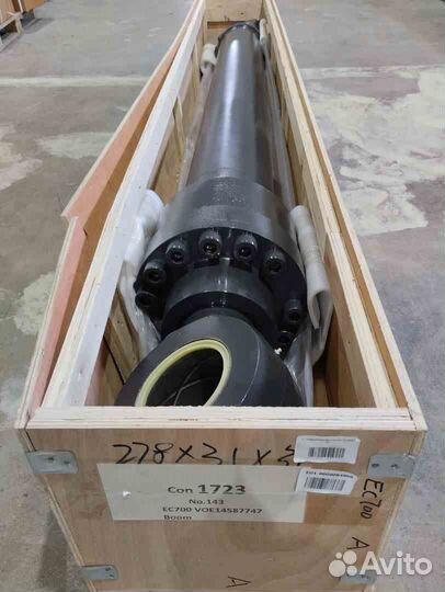 Гидроцилиндр стрелы VOE14587747 Volvo EC700