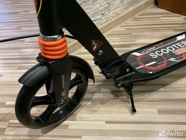 Самокат лёгкий новый